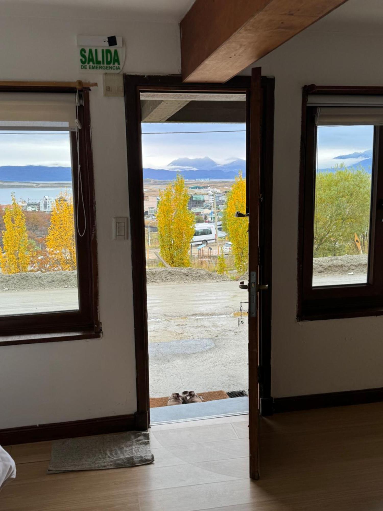 Mirando Al Canal Ushuaia Exteriör bild