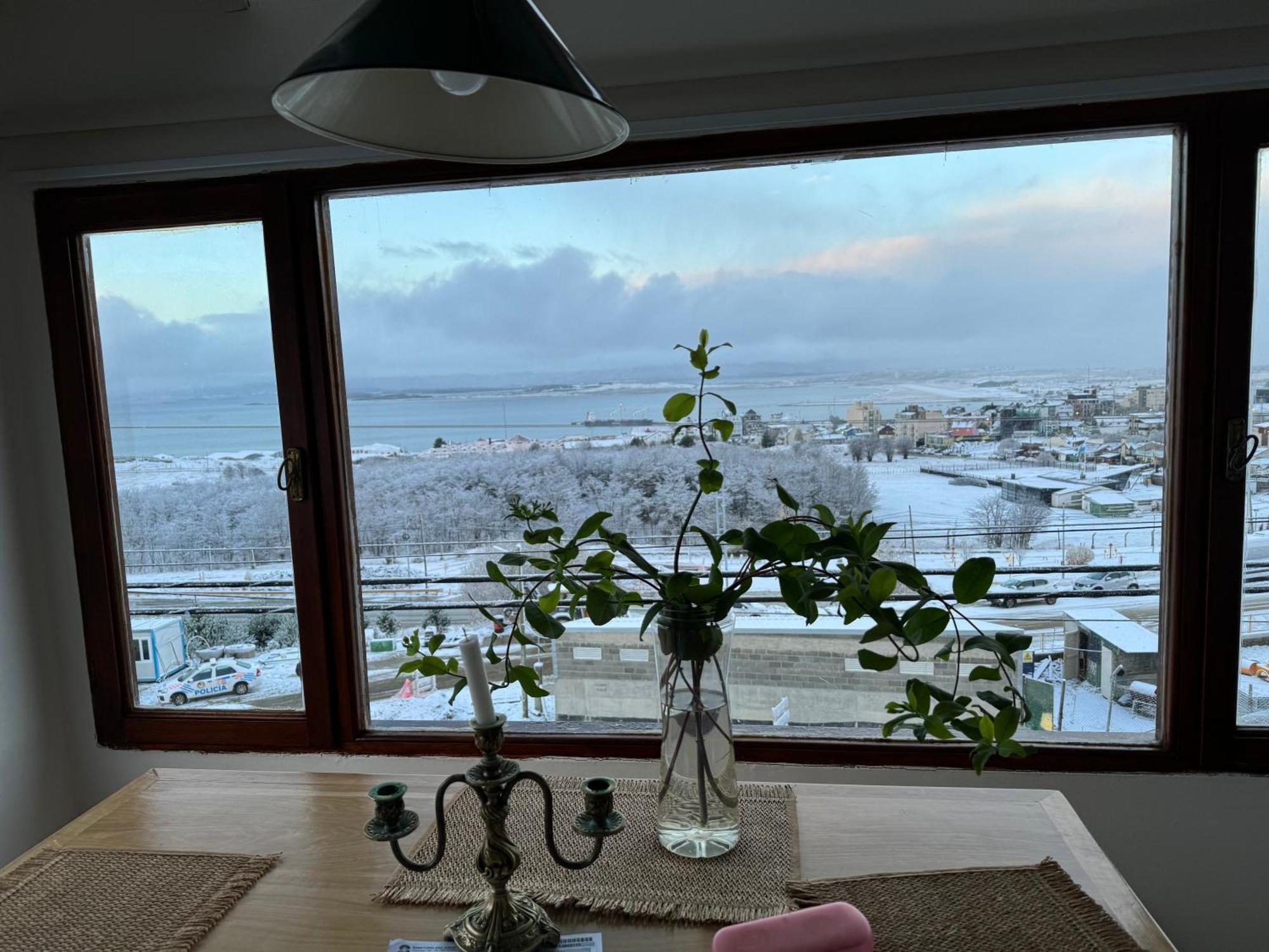 Mirando Al Canal Ushuaia Exteriör bild